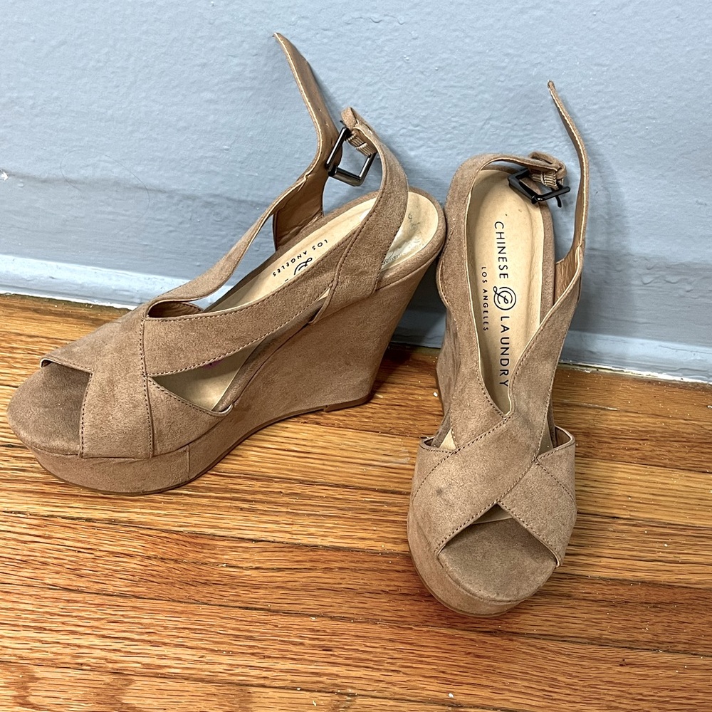 Chinese Laundry Y2K Wedge Sandals